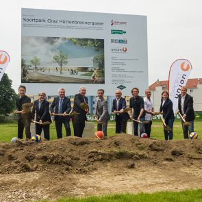 spatenstich sportpark hüttenbrenner<br>gasse - planconsort ztgmbh architekten + ingenieure